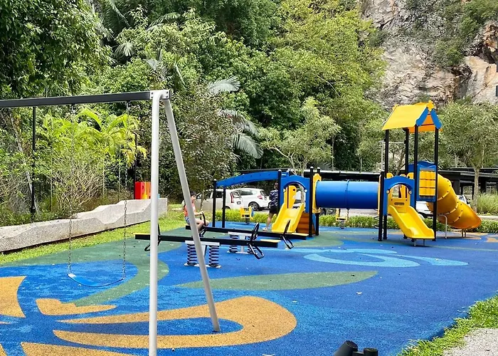 Cozywhite Stay @ The Cove Hillside Residential